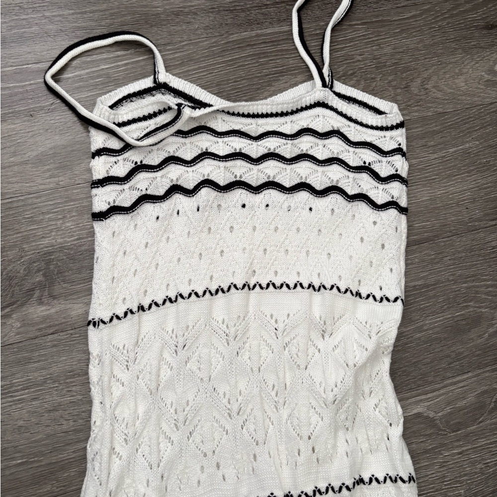 Source Unknown White and Black Knit Swim Coverup